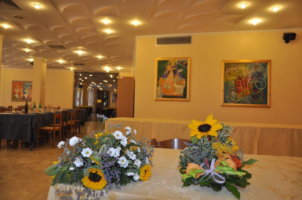 Hotel Terme Di San Vittore Genga  Extérieur photo
